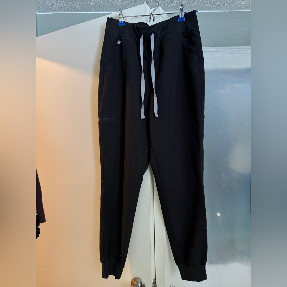 Figs Women’s Zamora Black Joggers with Gray Drawstring